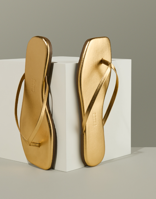 Square Toe Lily Mirror