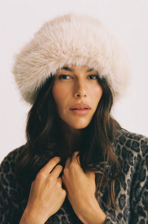 Snuggle Bucket-Almond